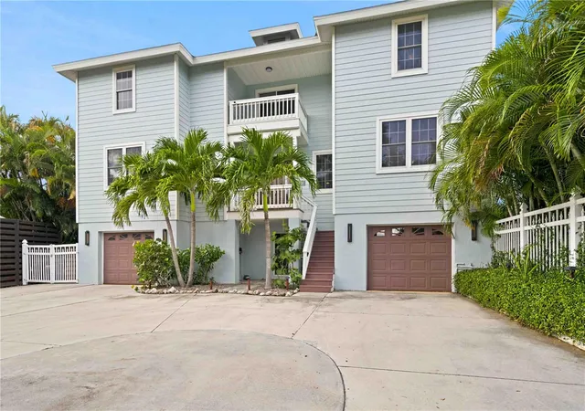 Photo 2 of Single family home for sale at 5544 Dinah Ln, Sarasota, FL 34231 | MLS# A4704943 | Listing updated on 2026-09-20