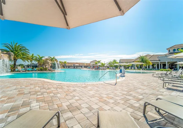 Listing Photo 2 - Condo for sale in building located at 17637 Gawthrop Dr, BRADENTON, FL 34211 - Unit #103