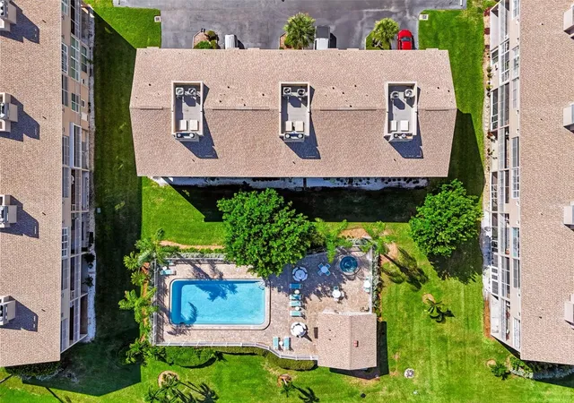 Photo 3 of Townhouse for sale at 255 Capri Cir N #22, Treasure Island, FL 33706 | MLS# TB8545161 | Listing updated on 2026-09-28