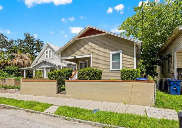 Photo 2 of Single family home for sale at 1310 E 15th Avenue, Tampa, FL 33605 | MLS# TB8545165 | Listing updated on 2026-10-26