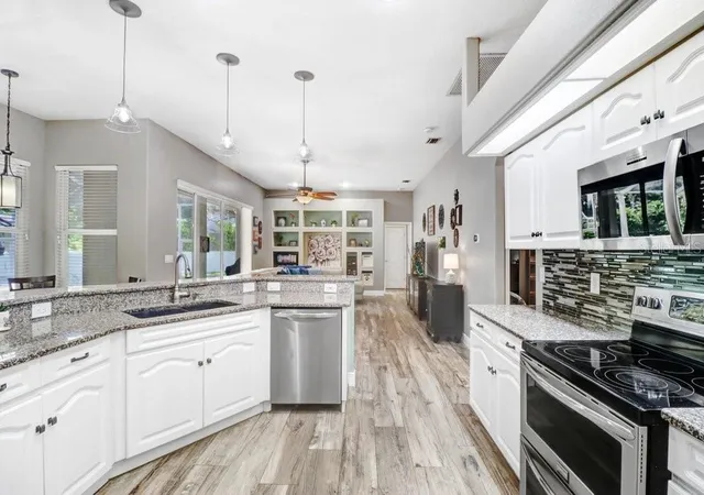 Photo 4 of Single family home for sale at 2203 Valrico Forest Dr, Valrico, FL 33594 | MLS# TB8545166 | Listing updated on 2026-09-27