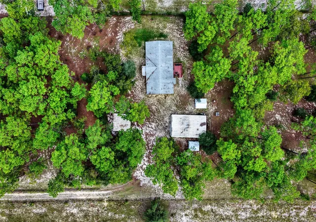 Photo 2 of Manufactured home for sale at 1411 SE State Rd 121, Morriston, FL 32668 | MLS# OM731617 | Listing updated on 2026-09-24