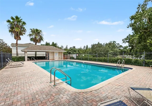Photo 2 of Townhouse for sale at 4607 Ashburn Sq Dr, Tampa, FL 33610 | MLS# TB8545176 | Listing updated on 2026-09-05