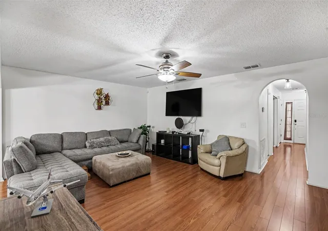 Photo 3 of Townhouse for sale at 4607 Ashburn Sq Dr, Tampa, FL 33610 | MLS# TB8545176 | Listing updated on 2026-09-05