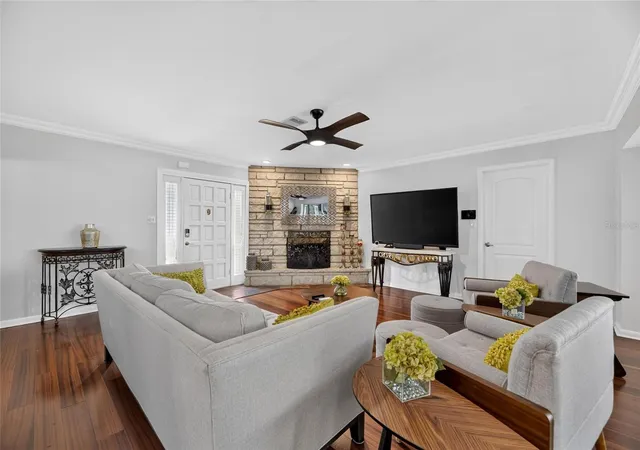 Photo 4 of Single Family Residence at 506 S Larry Cir, Brandon, FL 33511 | MLS# O6438842 |  | Sold on 2026-10-09