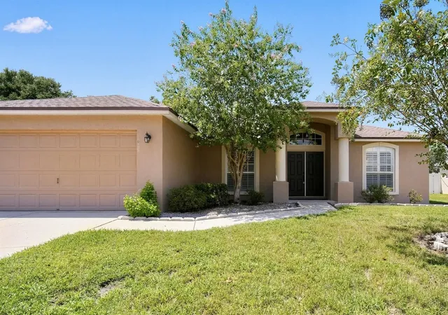 Photo 1 of Single family home for sale at 5625 Fischer Dr, Lakeland, FL 33812 | MLS# TB8545189 | Listing updated on 2026-09-04