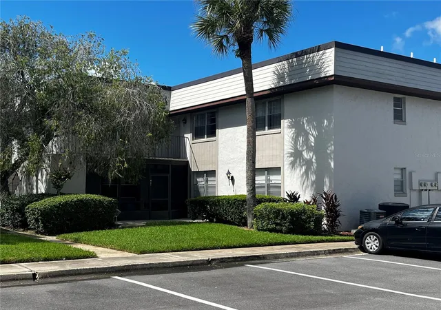 Photo 2 of Sale Pending at 109 Windtree Ln #N, Winter Garden, FL 34787 | MLS# O6438852 | Listing updated on 2026-09-23