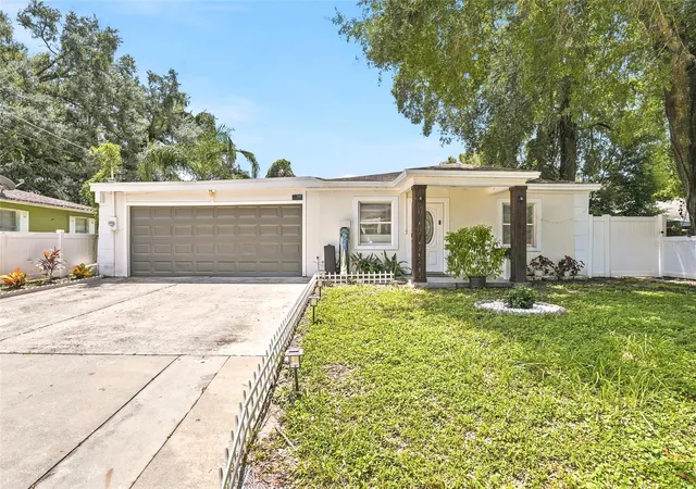 Photo 2 of Single family home for sale at 701 E Crenshaw St, Tampa, FL 33604 | MLS# TB8545198 | Listing updated on 2026-09-08