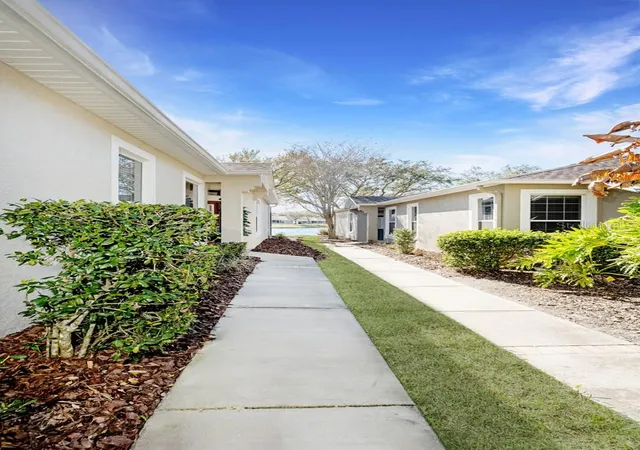Photo 3 of House for sale at 5911 Phoebenest Dr, Lithia, FL 33547 | MLS# TB8545207 | Listing updated on 2026-10-02