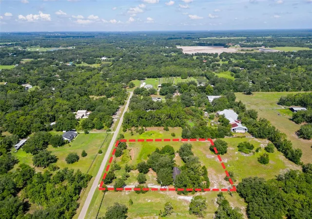 Photo 2 of Manufactured home for sale at 6204 Kelly Rd, Plant City, FL 33565 | MLS# TB8545208 | Listing updated on 2026-09-19
