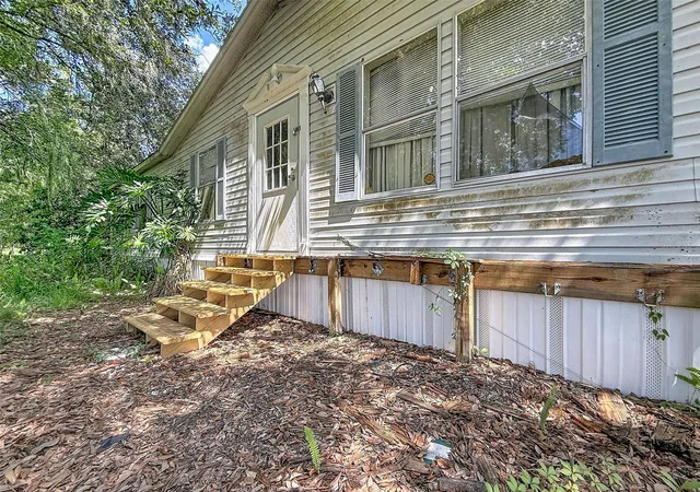Photo 4 of Manufactured home for sale at 6204 Kelly Rd, Plant City, FL 33565 | MLS# TB8545208 | Listing updated on 2026-09-19