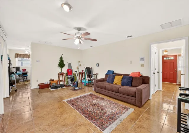 Photo 4 of Single family home for sale at 3949 NW 38th Place, Gainesville, FL 32606 | MLS# GC543222 | Listing updated on 2026-09-05