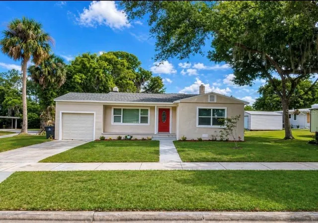 Photo 1 of Single family home for sale at 113 W Division St, Winter Garden, FL 34787 | MLS# S5156876 | Listing updated on 2026-10-20