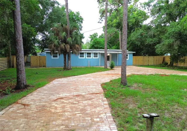 Photo 3 of Manufactured home for sale at 6934 Azlee Ave, New Port Richey, FL 34655 | MLS# W7889177 | Listing updated on 2026-09-21