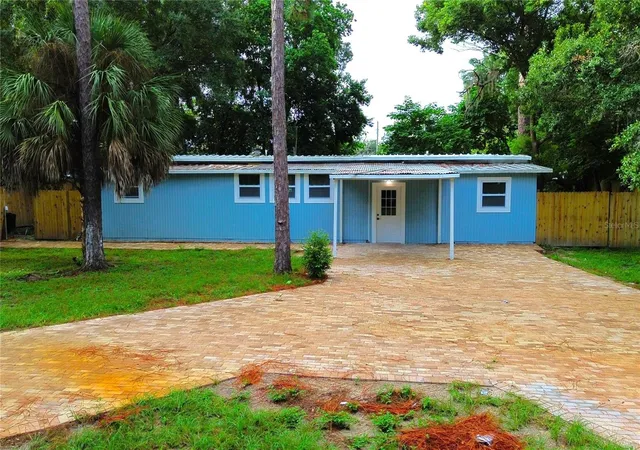 Photo 4 of Manufactured home for sale at 6934 Azlee Ave, New Port Richey, FL 34655 | MLS# W7889177 | Listing updated on 2026-09-21