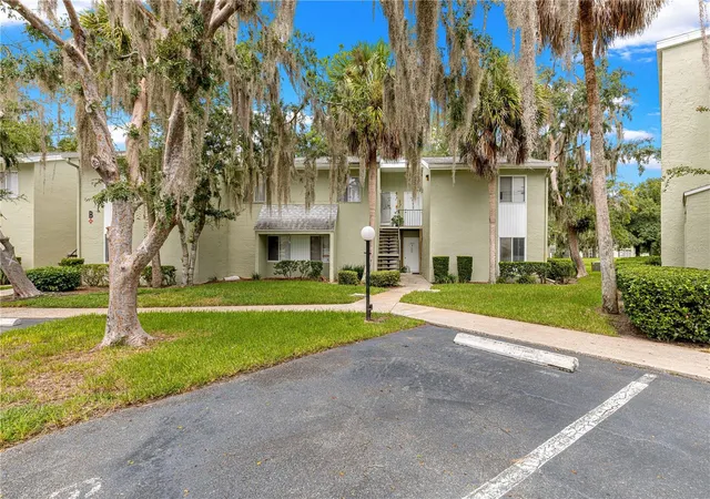 Photo 1 of Condo for sale at 624 Fairways Cir #A, Ocala, FL 34472 | MLS# OM731623 | Listing updated on 2026-09-04