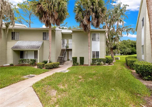 Photo 2 of Condo for sale at 624 Fairways Cir #A, Ocala, FL 34472 | MLS# OM731623 | Listing updated on 2026-09-04