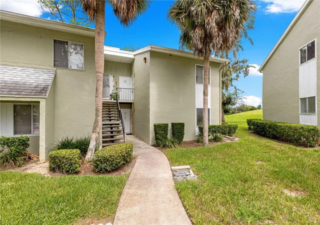 Photo 2 of Condo for sale at 624 Fairways Cir #A, Ocala, FL 34472 | MLS# OM731623 | Listing updated on 2026-09-04