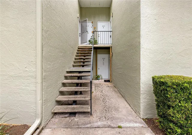 Photo 3 of Condo for sale at 624 Fairways Cir #A, Ocala, FL 34472 | MLS# OM731623 | Listing updated on 2026-09-04