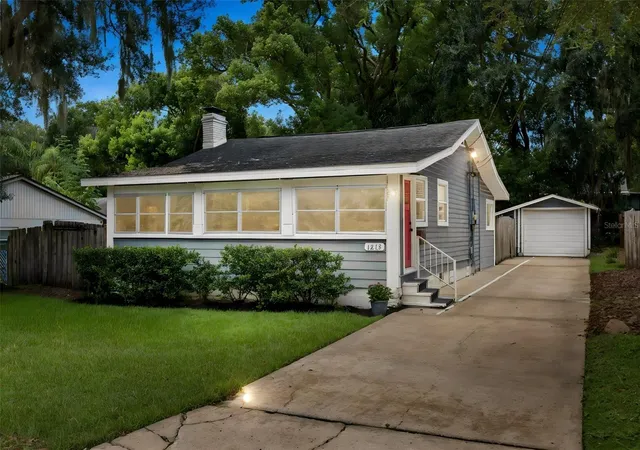 Photo 1 of Single family home for sale at 1213 Noble Pl, Orlando, FL 32801 | MLS# O6438885 | Listing updated on 2026-09-13