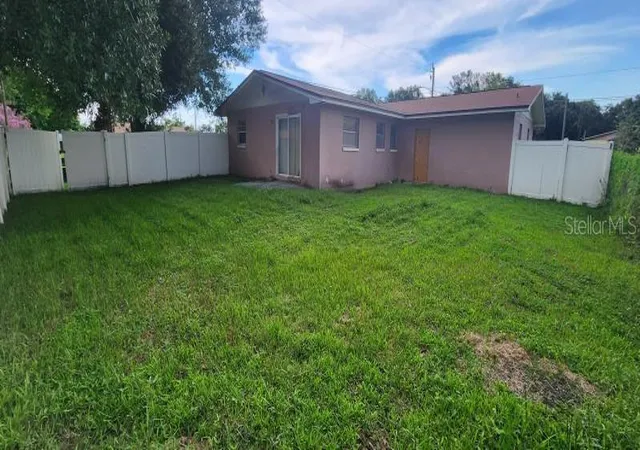 Photo 11 of Single family home for sale at 2040 Sipes Ave, Sanford, FL 32771 | MLS# O6438888 | Listing updated on 2026-09-04