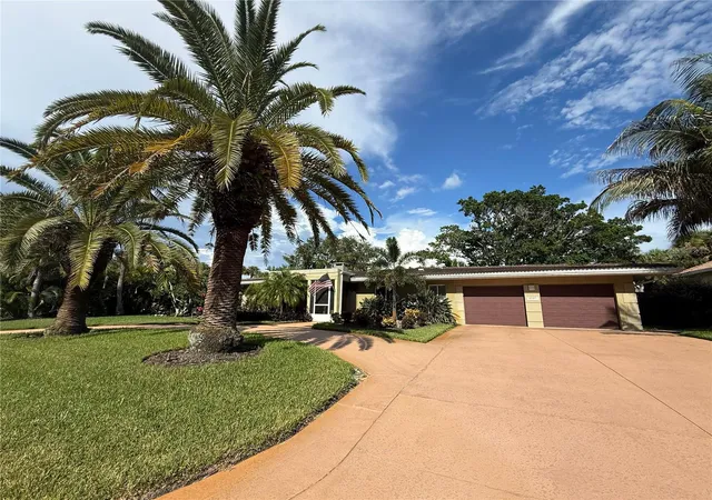Photo 1 of Single family home for sale at 5541 Cape Aqua Dr, Sarasota, FL 34242 | MLS# A4704963 | Listing updated on 2026-09-06