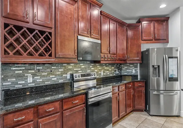Photo 3 of Single family home for sale at 3950 Sunset Lake Dr, Lakeland, FL 33810 | MLS# L4964793 | Listing updated on 2026-09-26