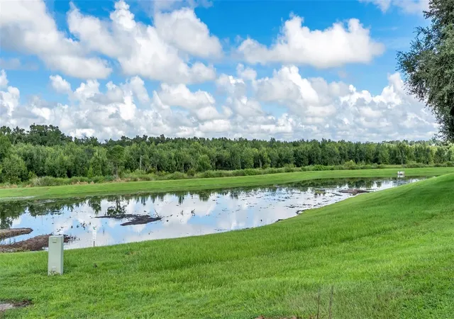 Photo 1 of Single family home for sale at 3950 Sunset Lake Dr, Lakeland, FL 33810 | MLS# L4964793 | Listing updated on 2026-09-26
