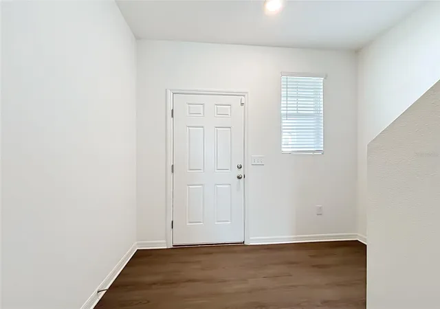 Photo 3 of Townhouse for sale at 811 Grandin St, Davenport, FL 33837 | MLS# G5117339 | Listing updated on 2026-10-13