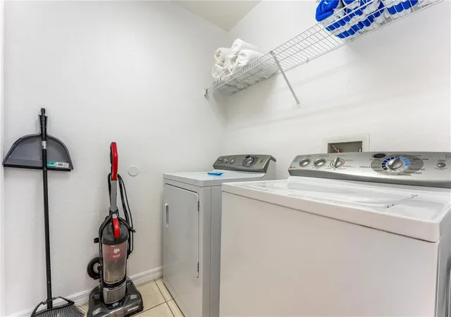 Photo 4 of Single family home for sale at 437 Cadiz Loop, Davenport, FL 33837 | MLS# O6438900 | Listing updated on 2026-10-06