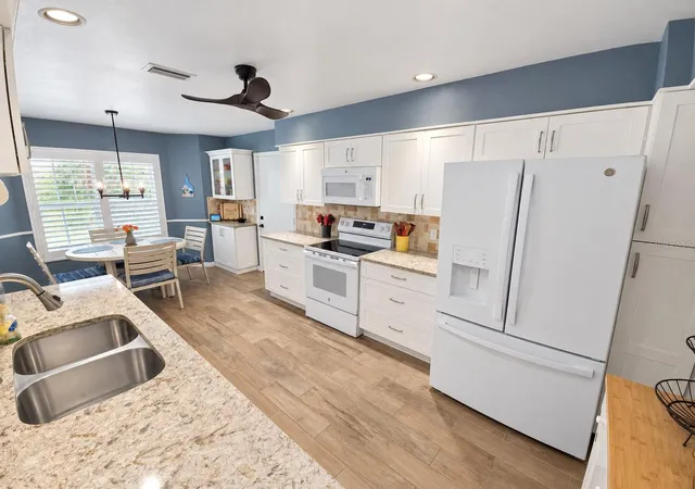 Photo 3 of Condo for sale at 3411 52nd Avenue Cir W, Bradenton, FL 34210 | MLS# A4704966 | Listing updated on 2026-10-17