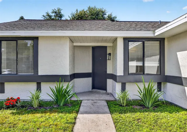 Photo 4 of Single family home for sale at 651 Timber Bay Cir E, Oldsmar, FL 34677 | MLS# TB8545283 | Listing updated on 2026-09-13