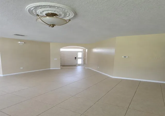 Photo 4 of Sale Pending at 2801 Marshfield Preserve Way, Kissimmee, FL 34746 | MLS# S5156888 | Listing updated on 2026-09-12