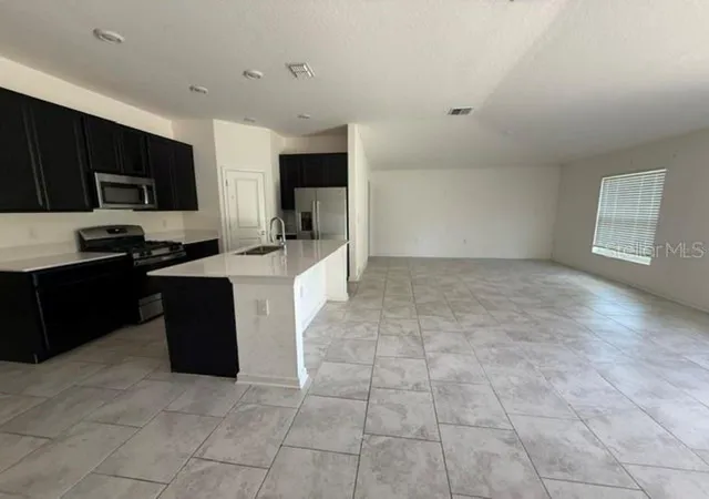Photo 3 of Single family home for sale at 33576 Sky Blossom Cir, Leesburg, FL 34788 | MLS# OM731627 | Listing updated on 2026-10-20