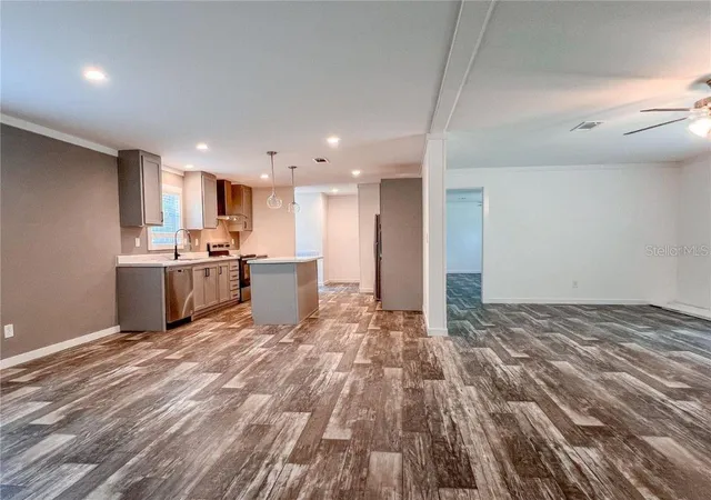 Photo 3 of Manufactured home for sale at 6165 Secret Pl, Brooksville, FL 34604 | MLS# S5156889 | Listing updated on 2026-10-07