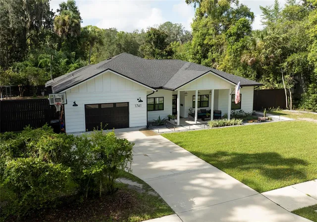 Photo 2 of Single family home for sale at 1741 NW 7th Avenue, Gainesville, FL 32603 | MLS# GC543229 | Listing updated on 2026-09-04