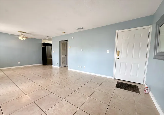 Photo 2 of Condo for sale at 4784 Beach Dr SE #B, Saint Petersburg, FL 33705 | MLS# TB8545297 | Listing updated on 2026-09-08