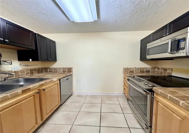 Photo 3 of Condo for sale at 4784 Beach Dr SE #B, Saint Petersburg, FL 33705 | MLS# TB8545297 | Listing updated on 2026-09-08
