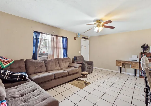 Photo 4 of Sale Pending at 22 N Desoto St, Beverly Hills, FL 34465 | MLS# OM731631 | Listing updated on 2026-09-07