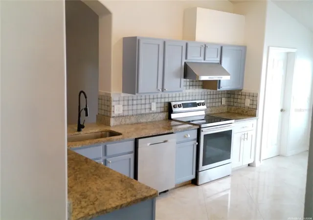Photo 3 of Single family home for sale at 3752 Becontree Pl, Oviedo, FL 32765 | MLS# O6438946 | Listing updated on 2026-09-06