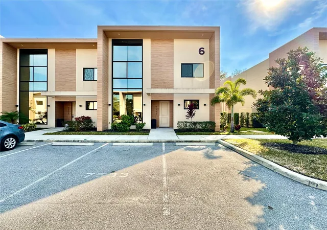 Photo 1 of Townhouse for sale at 7533 Brooklyn Dr, Kissimmee, FL 34747 | MLS# O6438951 | Listing updated on 2026-09-04