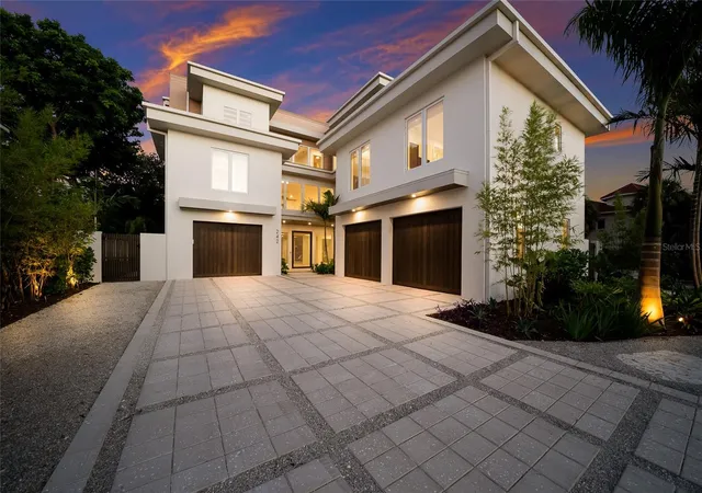 Photo 2 of Single family home for sale at 242 Lakeview Dr, Anna Maria, FL 34216 | MLS# A4704981 | Listing updated on 2026-10-02