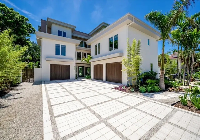Photo 3 of Single family home for sale at 242 Lakeview Dr, Anna Maria, FL 34216 | MLS# A4704981 | Listing updated on 2026-10-02