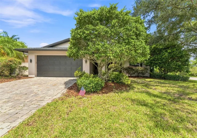 Single family home for sale at 300 N Bay Hills Blvd, SAFETY HARBOR, FL 34695 | MLS# TB8545318 | Listing updated on 2026-10-07