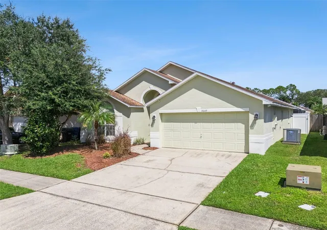 Photo 2 of Single family home for sale at 4649 Eagle Peak Dr, Kissimmee, FL 34746 | MLS# O6438960 | Listing updated on 2026-09-17