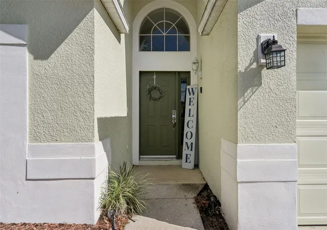 Photo 3 of Single family home for sale at 4649 Eagle Peak Dr, Kissimmee, FL 34746 | MLS# O6438960 | Listing updated on 2026-09-17