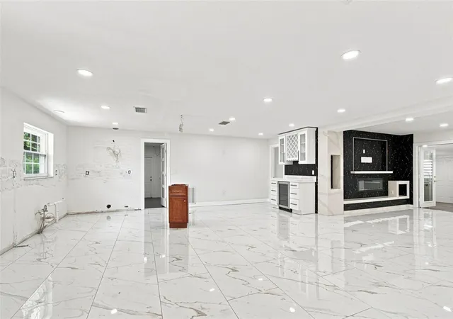 Photo 2 of Single family home for sale at 6463 1st Avenue N, Saint Petersburg, FL 33710 | MLS# TB8545322 | Listing updated on 2026-09-05