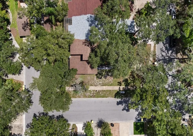 Photo 2 of Townhouse for sale at 803 Fairwood Ln, Clearwater, FL 33759 | MLS# TB8545323 | Listing updated on 2026-09-04