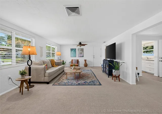 Photo 3 of Sale Pending at 3141 Regatta Cir, Sarasota, FL 34231 | MLS# A4704993 | Listing updated on 2026-09-23
