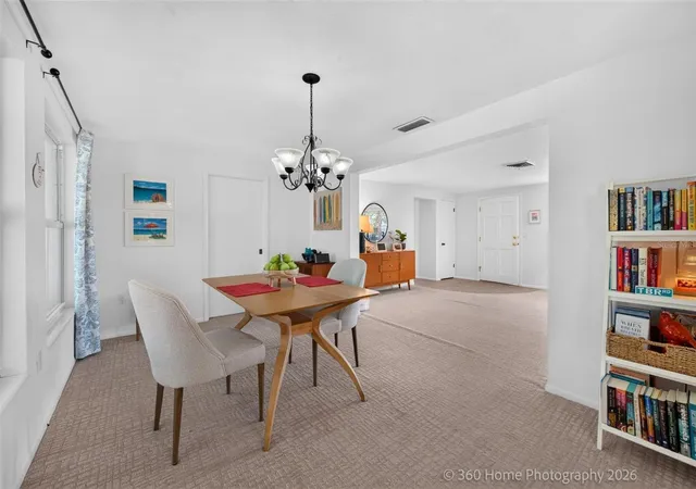 Photo 4 of Sale Pending at 3141 Regatta Cir, Sarasota, FL 34231 | MLS# A4704993 | Listing updated on 2026-09-23